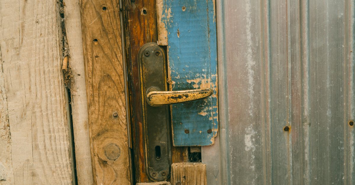front door lock key — Cresskill Locksmith